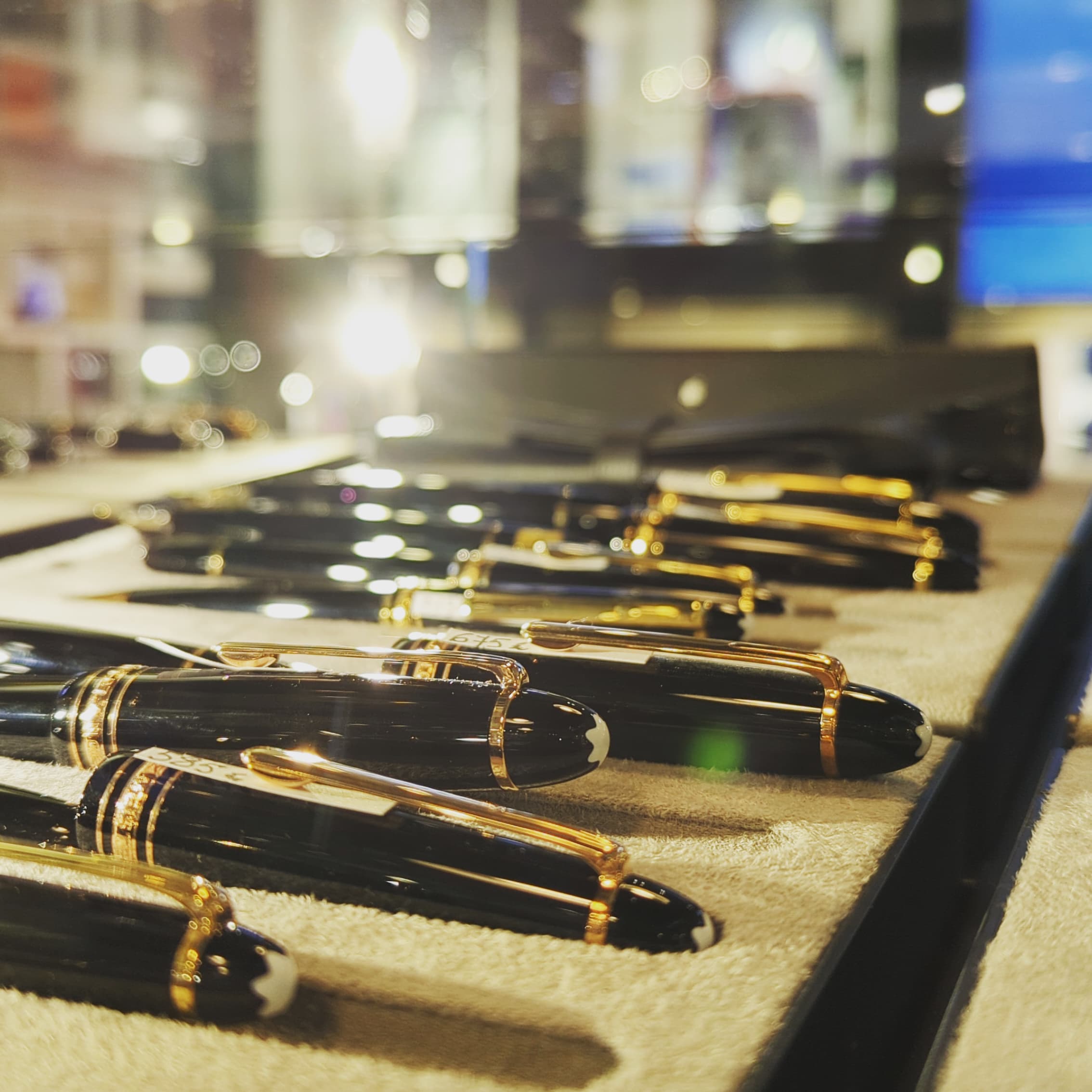 stylo montblanc  Cnit Paris la defense