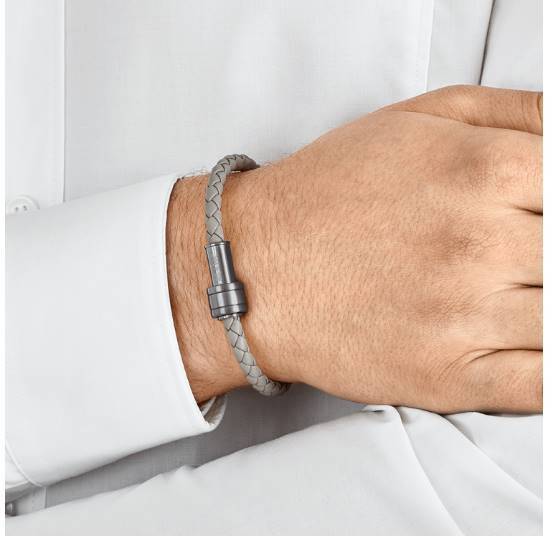 montblanc-bracelet-en-cuir-gris-tresse-avec-fermoir-en-acier-finition-pvd-gris-et-trois-anneaux