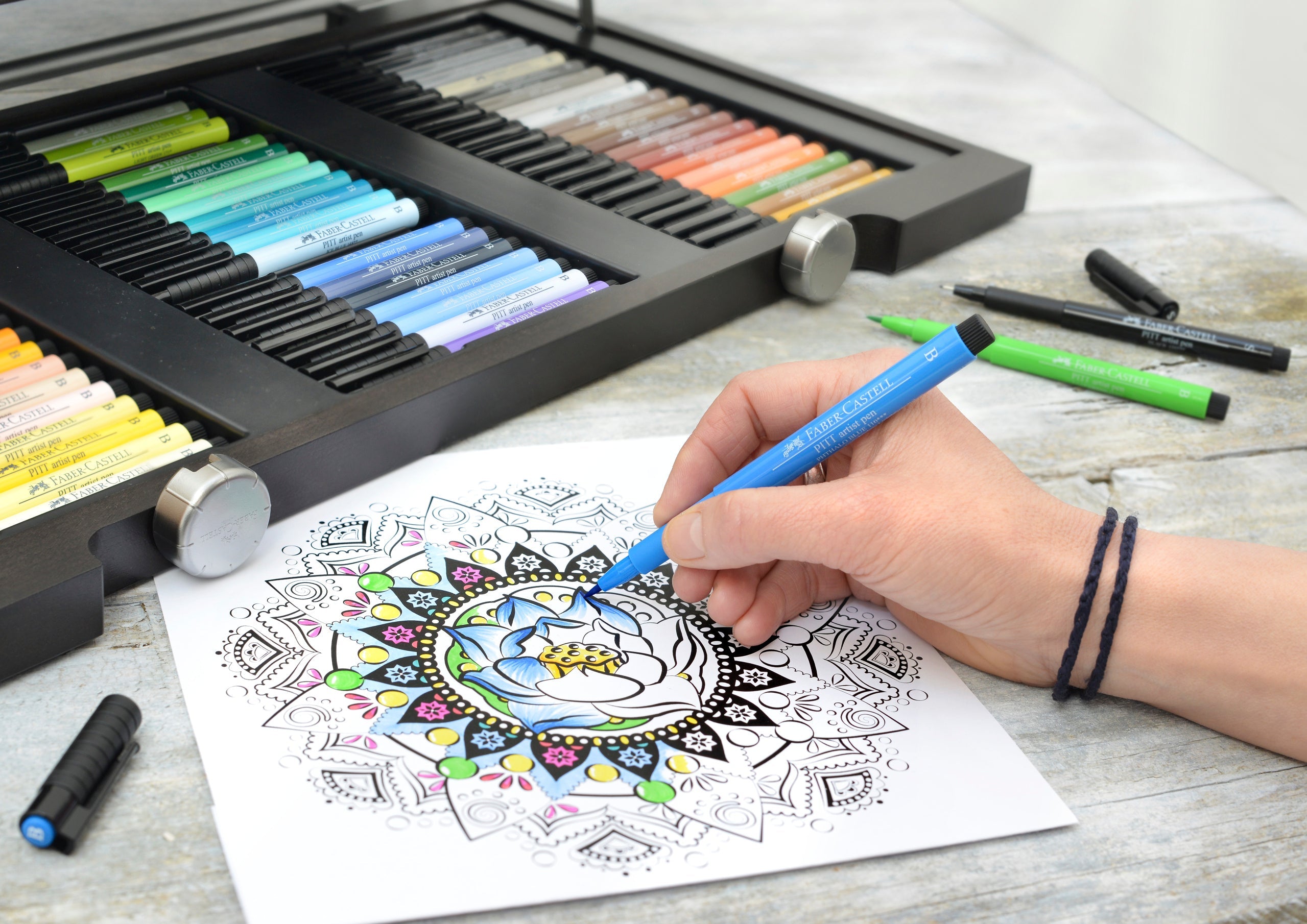 Faber Castell Feutre Pitt Artist Pen studio box de 48